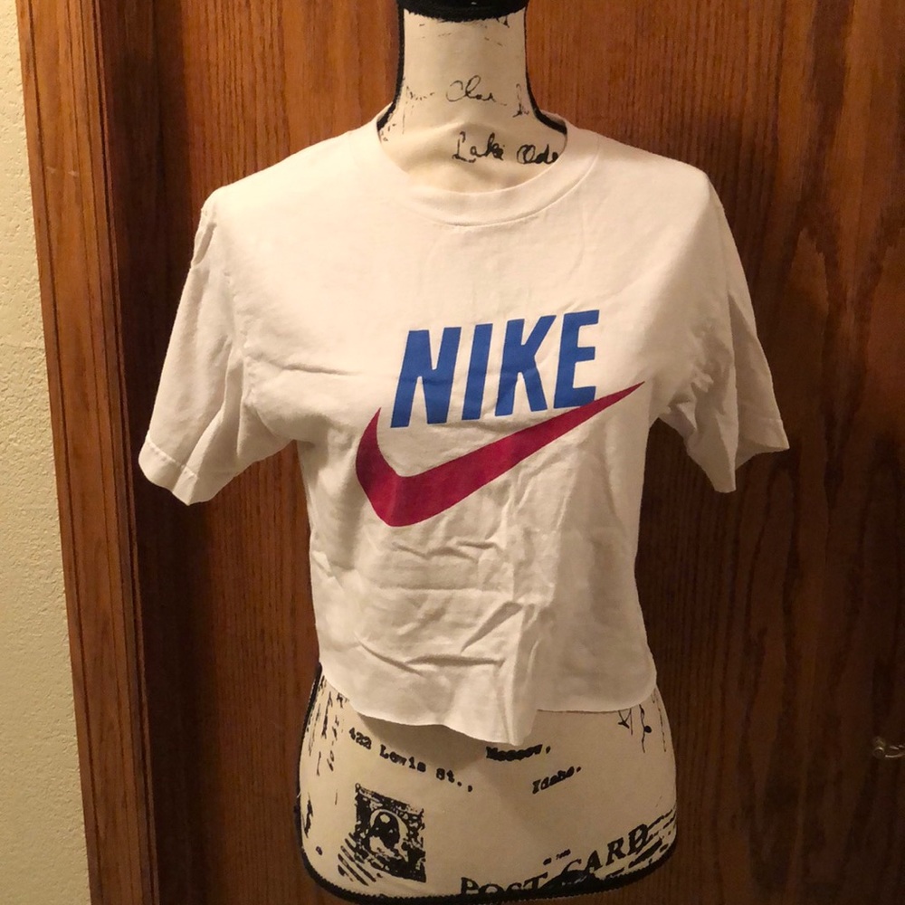 Retro NIKE crop top